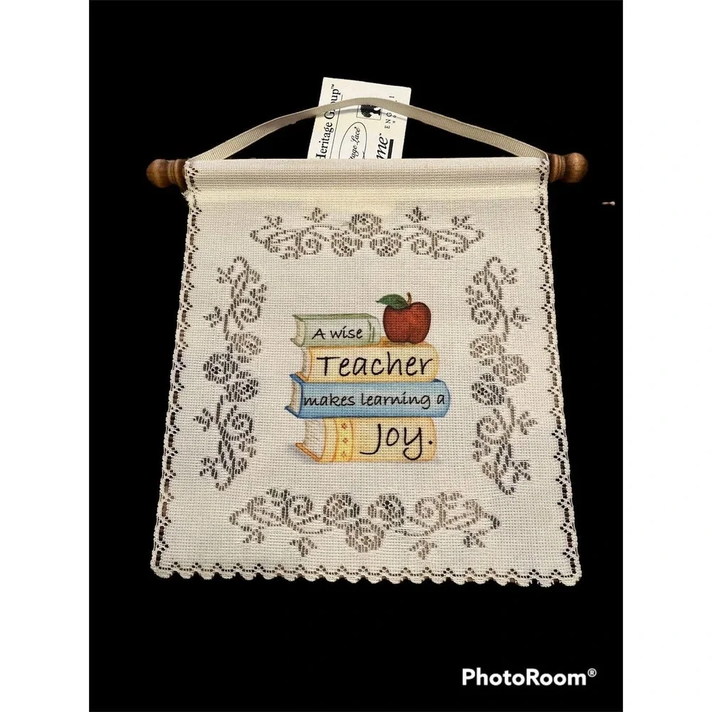 NWT Heritage Lace A Wise Teacher Wall Hanging